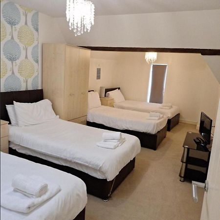 Comfortable Swindon Town Centre Apartments, Free Parking, Sleeps Up To 8 Экстерьер фото
