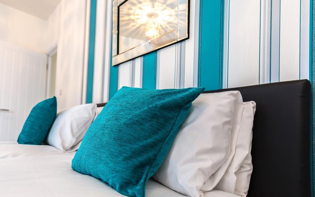 Comfortable Swindon Town Centre Apartments, Free Parking, Sleeps Up To 8 Экстерьер фото