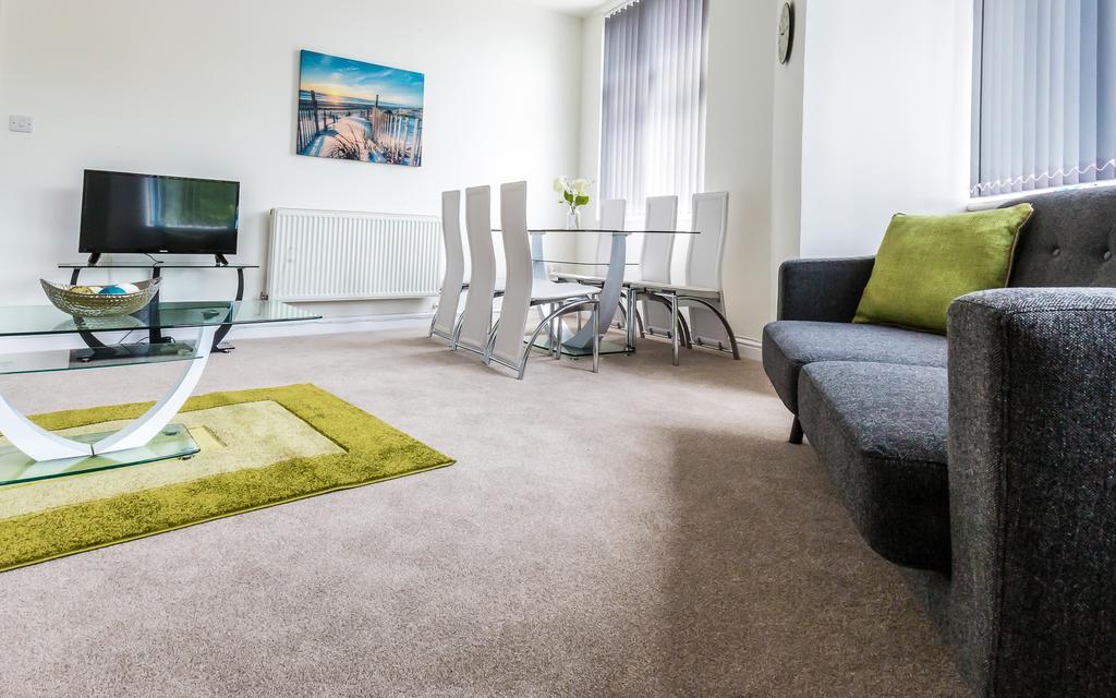Comfortable Swindon Town Centre Apartments, Free Parking, Sleeps Up To 8 Экстерьер фото